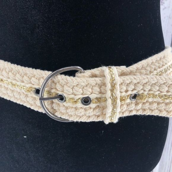 Ivory weave Belt w/ gold metallic strip - Picture 1 of 4